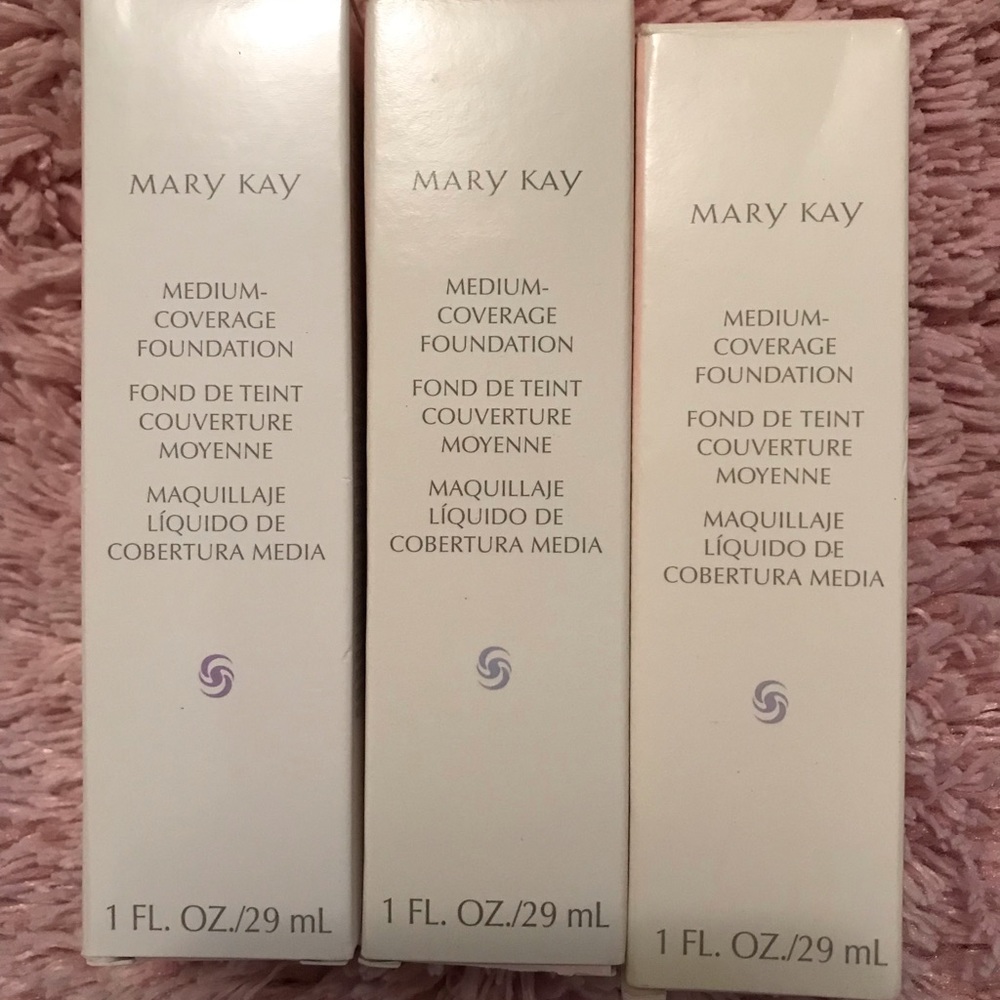 NIB Mary Kay medium coverage foundation